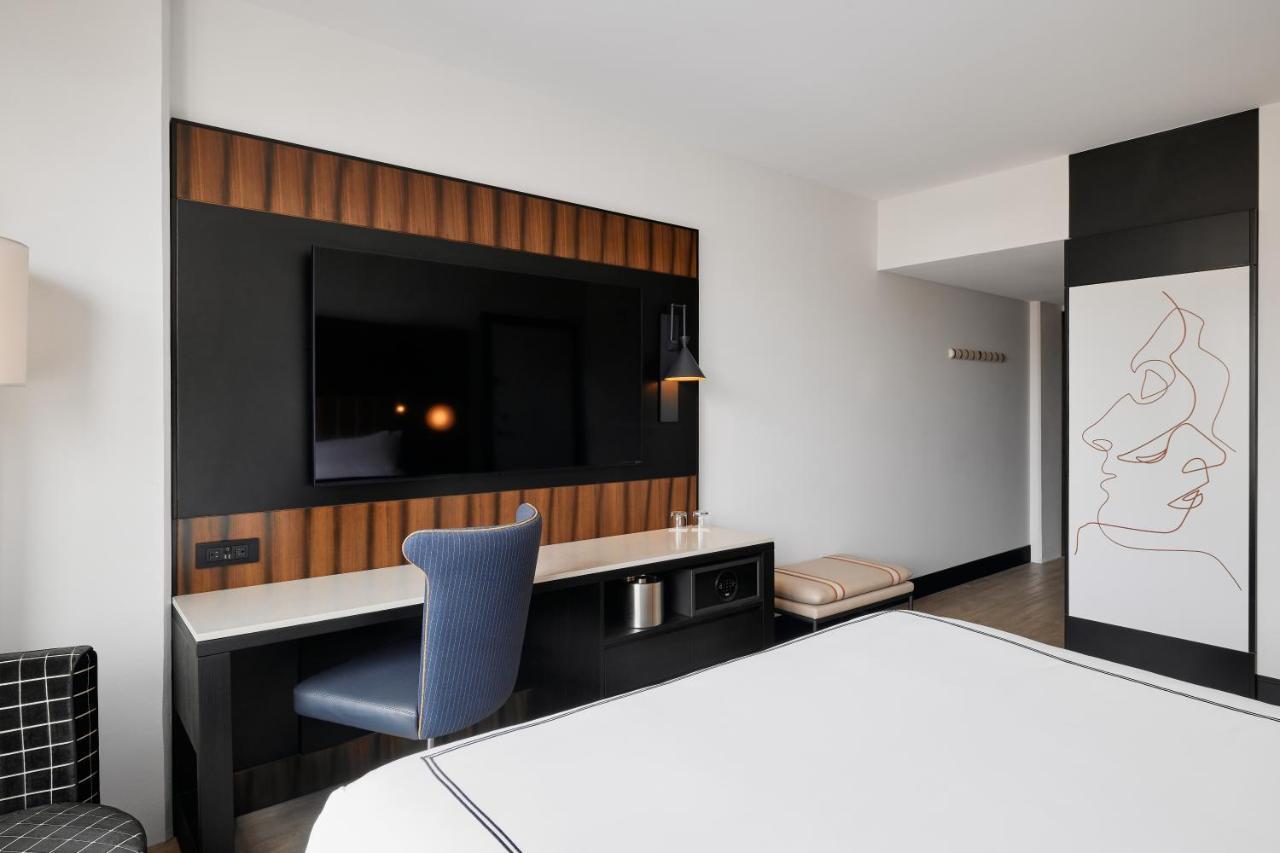 Готель The Godfrey Detroit, Curio Collection By Hilton Екстер'єр фото